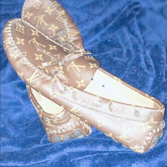 Men’s Louis Vuitton loafers - Picture 3 of 4